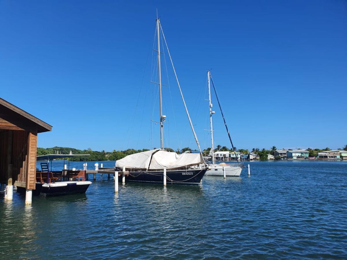 Hotel And Dive Center Roatan Yacht Club French Harbour 外观 照片