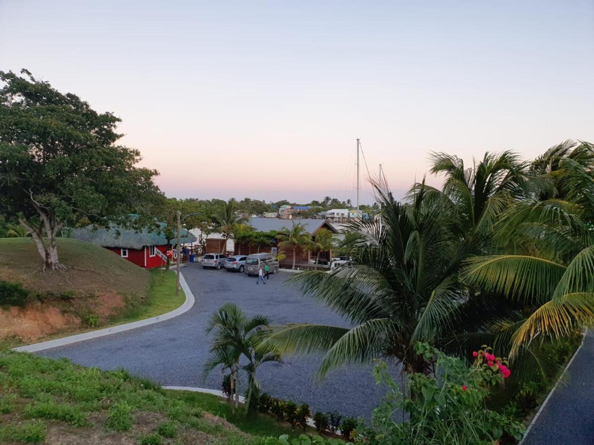 Hotel And Dive Center Roatan Yacht Club French Harbour 外观 照片