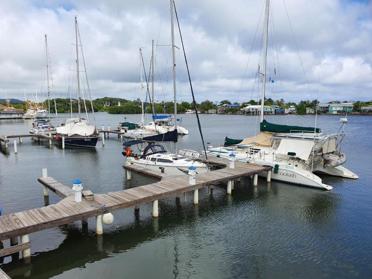 Hotel And Dive Center Roatan Yacht Club French Harbour 外观 照片