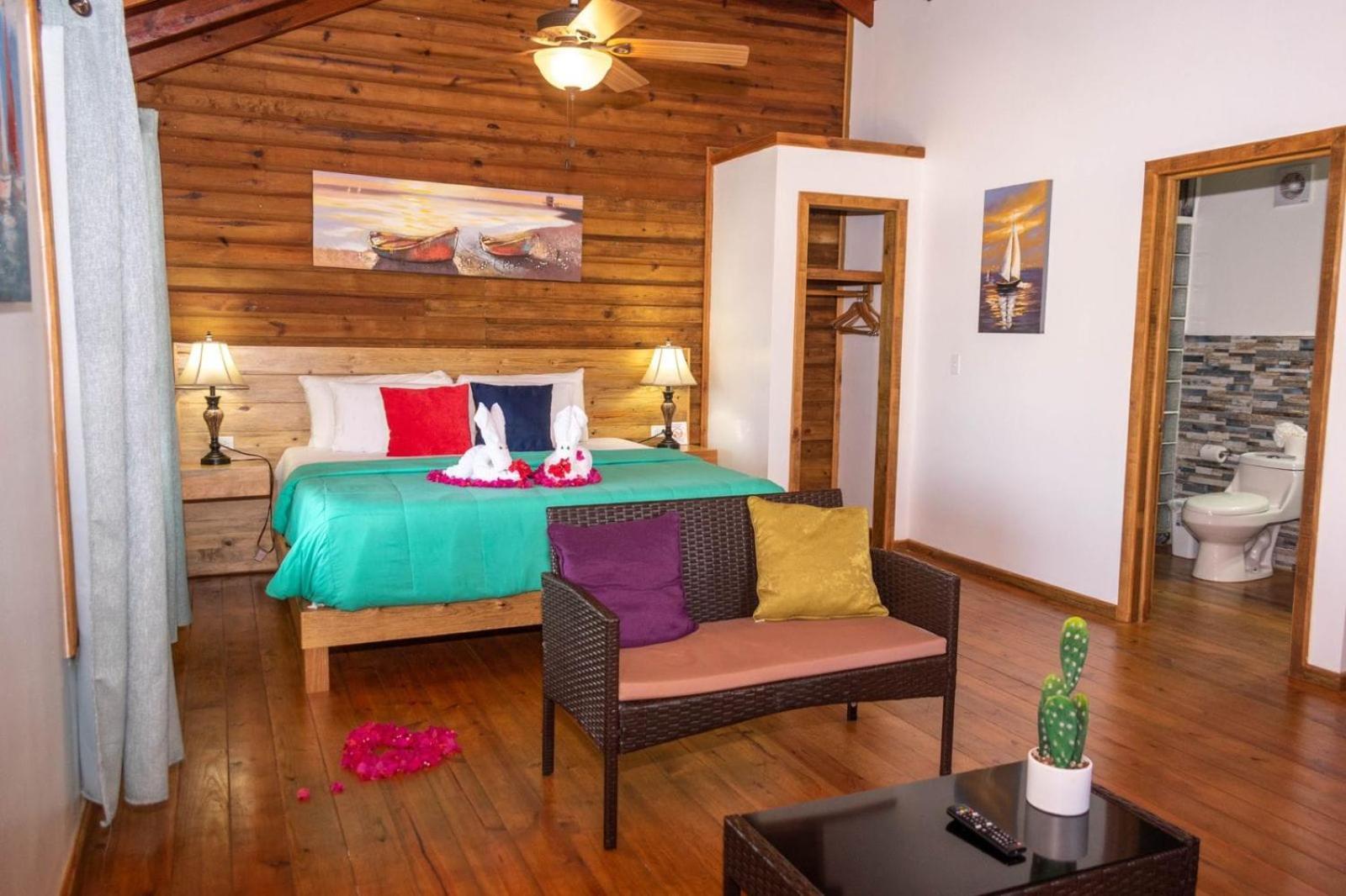 Hotel And Dive Center Roatan Yacht Club French Harbour 外观 照片