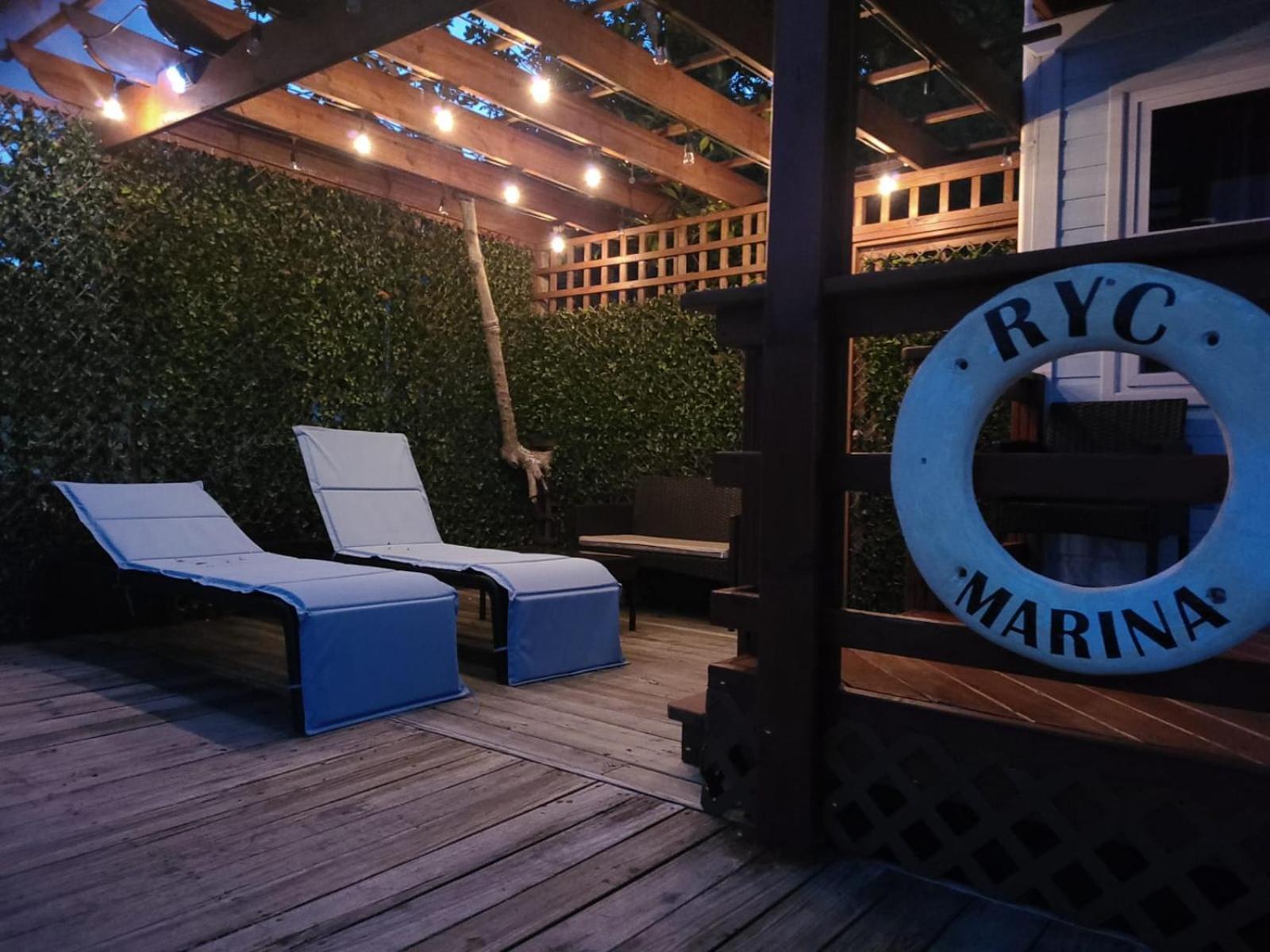 Hotel And Dive Center Roatan Yacht Club French Harbour 外观 照片